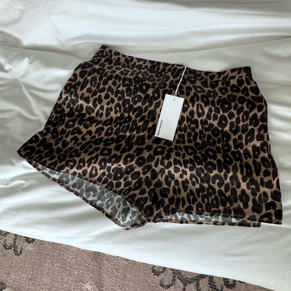 Reformation Chloe Silk Short in Leo - Picture 1 of 5